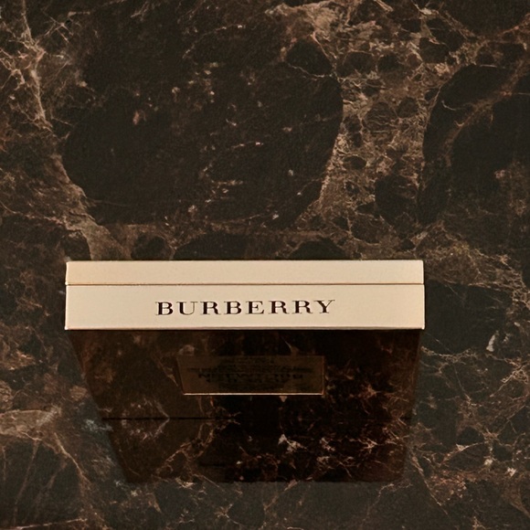 Sale!! New In Box!! Burberry Fragrance Luminizing Powder - Picture 3 of 11